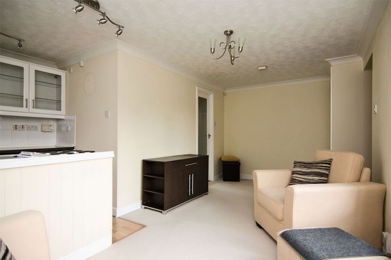 1 bed flat to rent in Bloomsbury Way, Boley Park, Lichfield WS14, £525 pcm