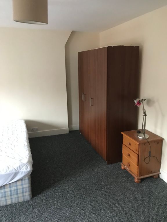 Room to rent in Grosvonor Road, Leamington Spa CV31, £450 pcm