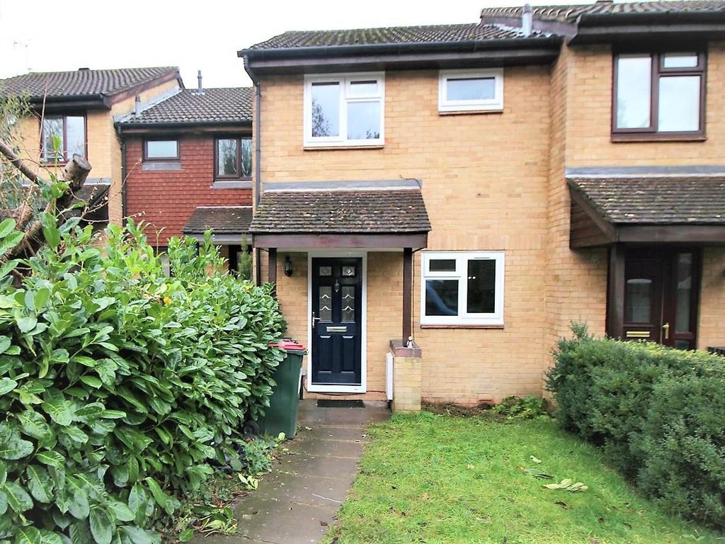 2 bed property to rent in Chaldon Road, Pease Pottage, Crawley RH11, £1,250 pcm