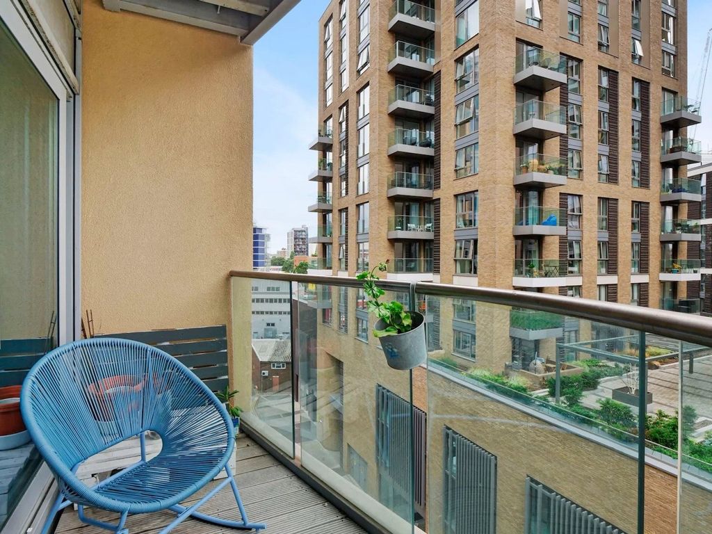 New home, 1 bed flat for sale in Bridges Court, London SW11, £168,000