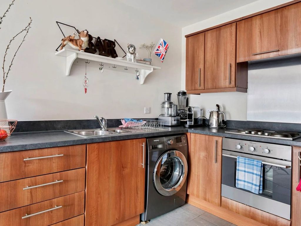 New home, 1 bed flat for sale in Bridges Court, London SW11, £168,000