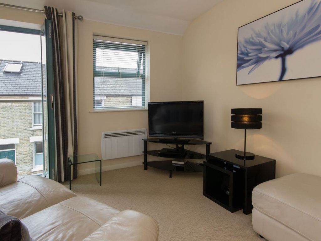 1 bed flat to rent in Stockwell Street, Cambridge CB1, £2,545 pcm