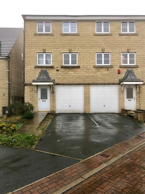 3 bed semi-detached house to rent in Meldon Way, Bradford BD6, £900 pcm