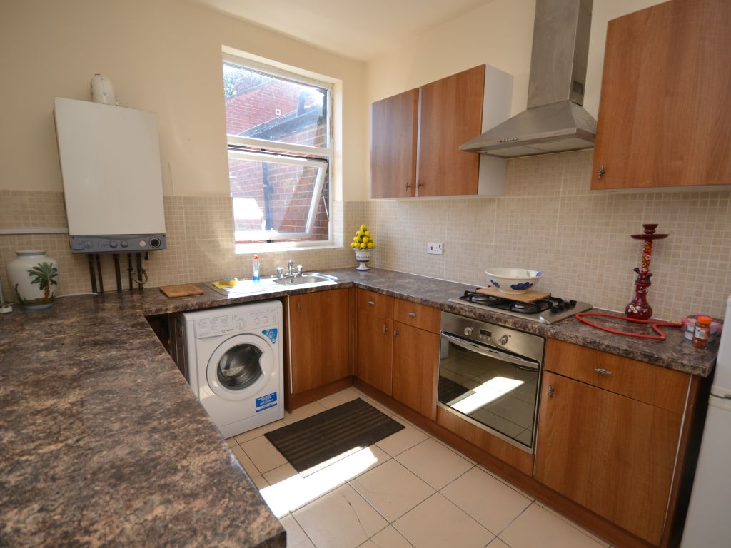 2 bed flat to rent in Denman Street, Nottingham NG7, £1,040 pcm