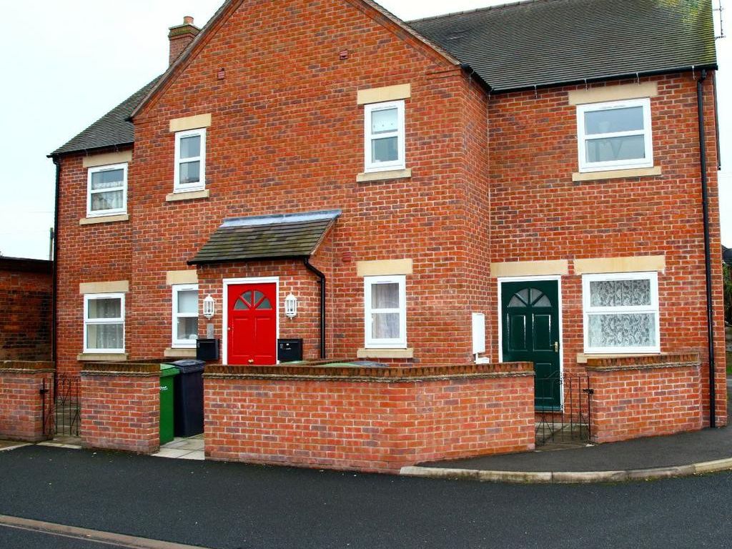 2 bed flat to rent in Wylie Court, Salisbury Road, Market Drayton, Shropshire TF9, £575 pcm
