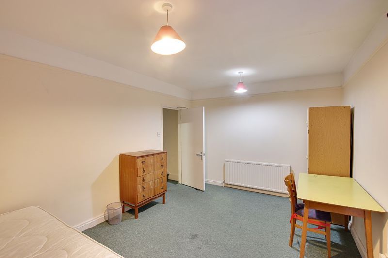 3 bed flat to rent in Claverton Buildings, Bath BA2, £1,950 pcm