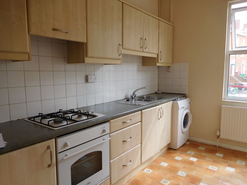 1 bed flat to rent in Arundel Street, Nottingham NG7, £607 pcm