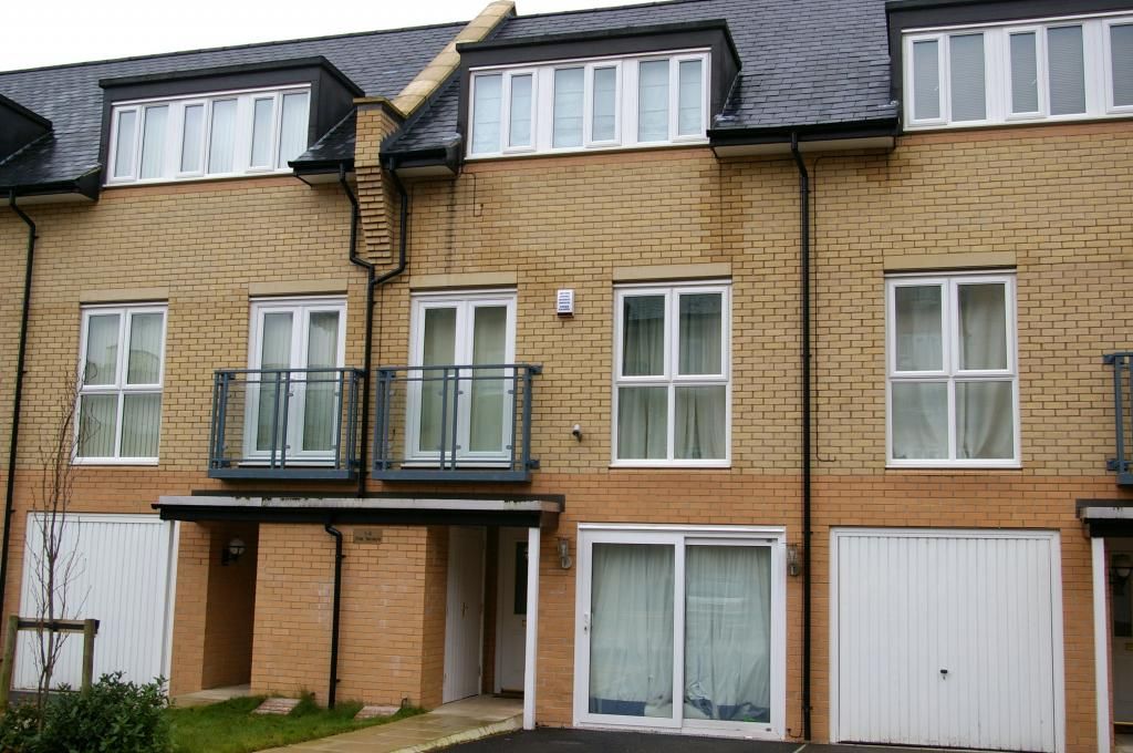 Room to rent in The Terrace, Romsey Town CB1, £825 pcm