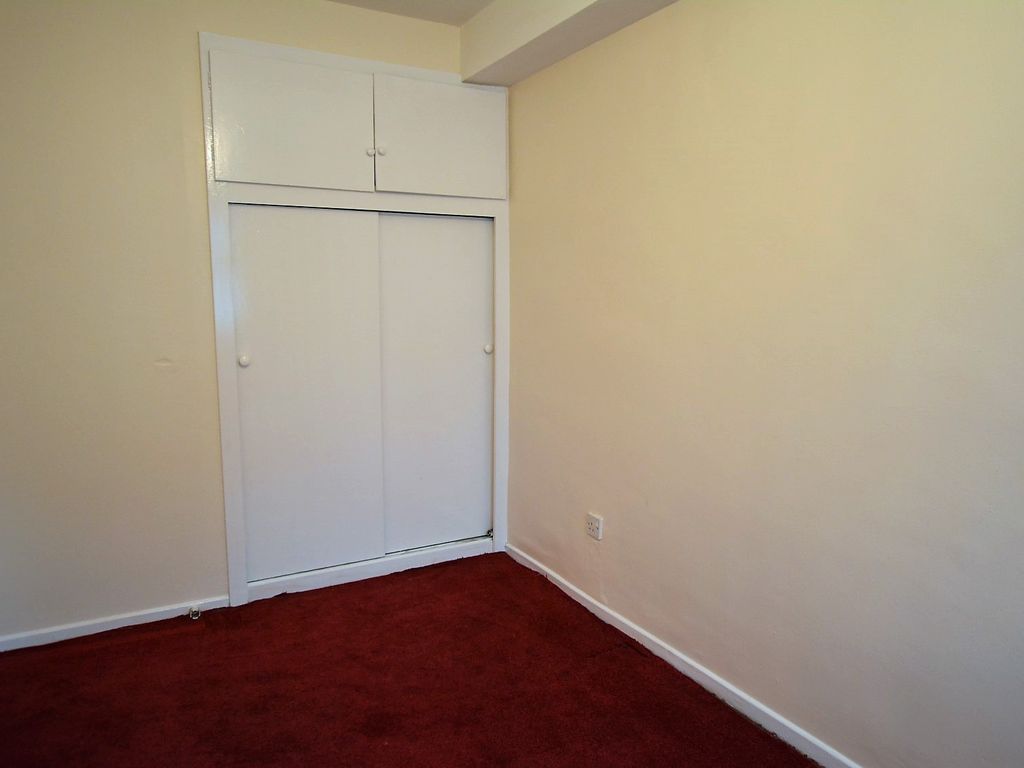 1 bed flat to rent in Cranmer Court, Newhampton Road West, Wolverhampton, West Midlands WV6, £575 pcm