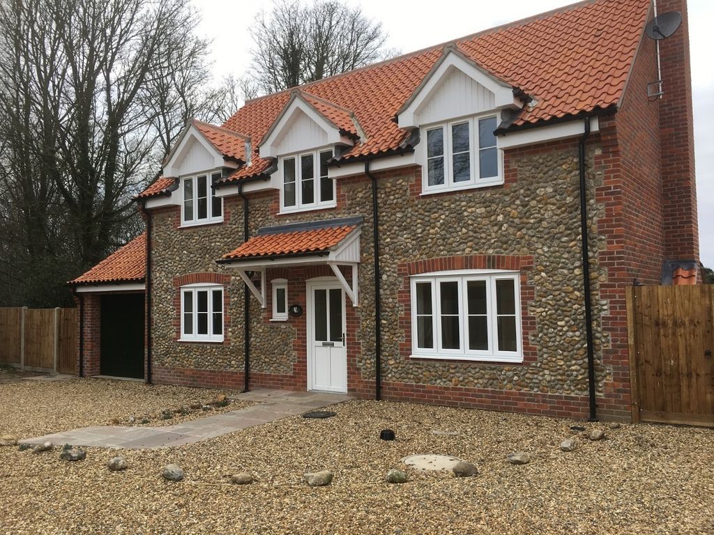 3 bed detached house to rent in The Fairstead, Holt, Norfolk NR25, £2,250 pcm