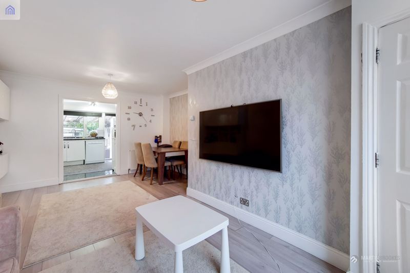 2 bed terraced house for sale in Brierley Avenue, London N9, £399,995