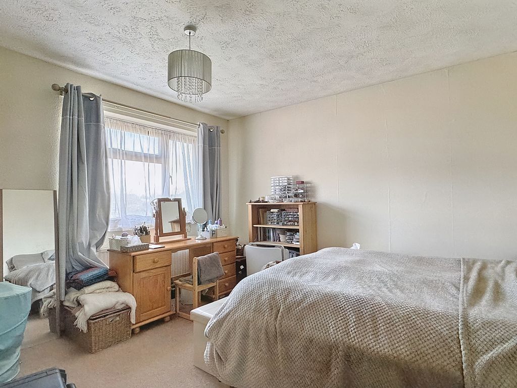 3 bed terraced house to rent in Juniper Close, Ashford TN23, £1,375 pcm