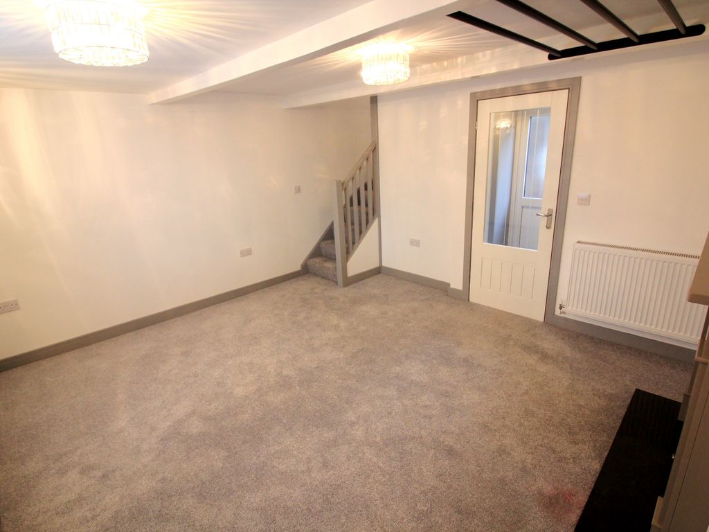 2 bed end terrace house to rent in Bolton Road, Darwen BB3, £800 pcm