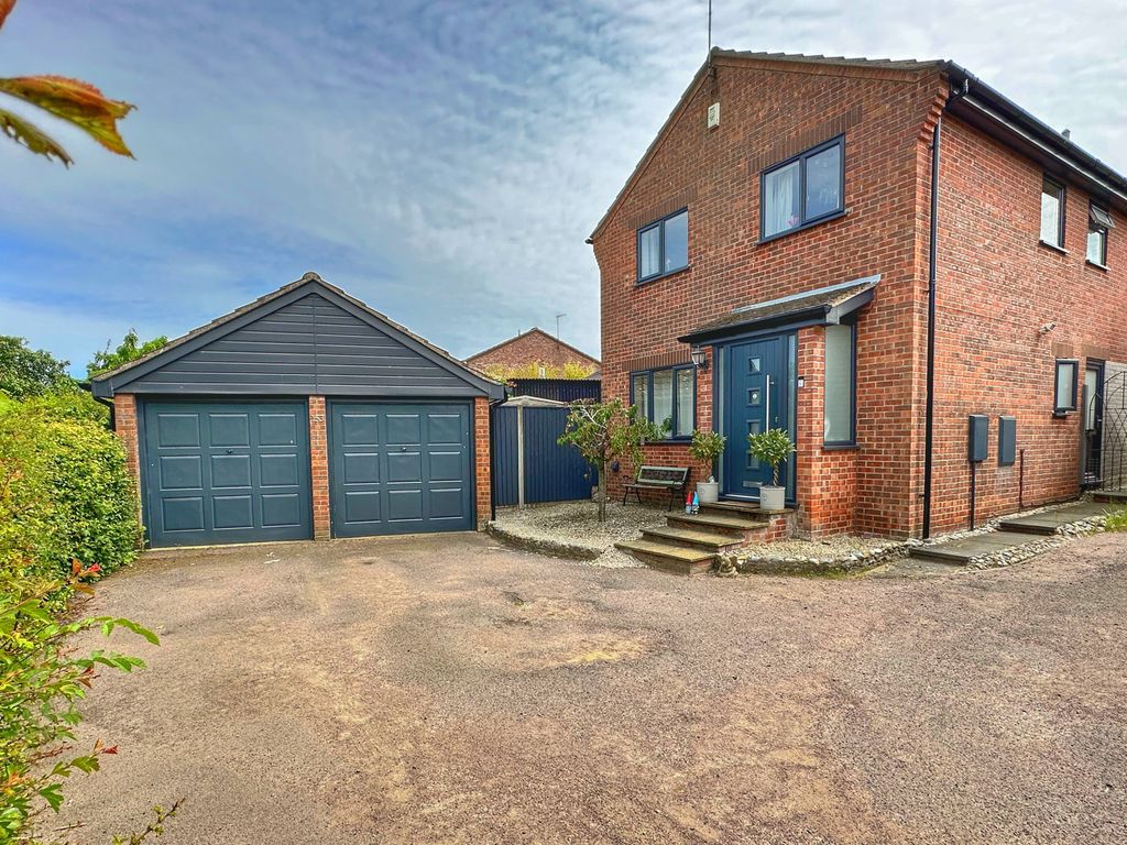 4 bed detached house for sale in Arthurton Road, Spixworth, Norwich NR10, £350,000
