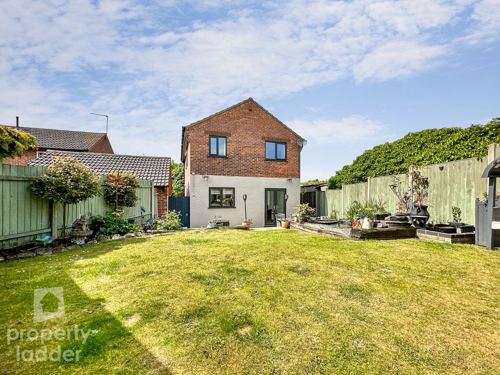 4 bed detached house for sale in Arthurton Road, Spixworth, Norwich NR10, £350,000