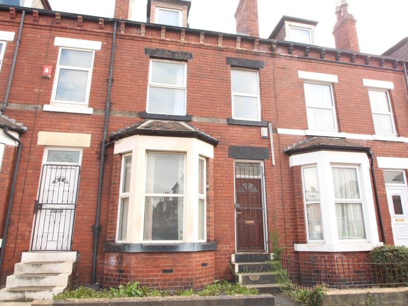 4 bed terraced house to rent in Mayville Terrace, Hyde Park, Leeds LS6, £351 pppm