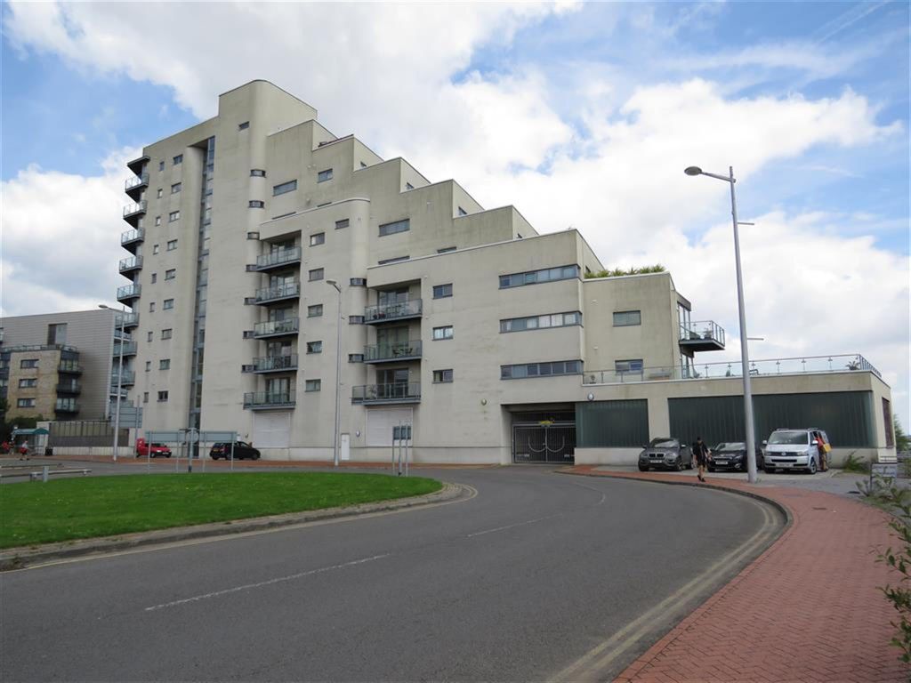1 bed property to rent in Watermark, Ferry Road, Cardiff Bay CF11, £950 pcm
