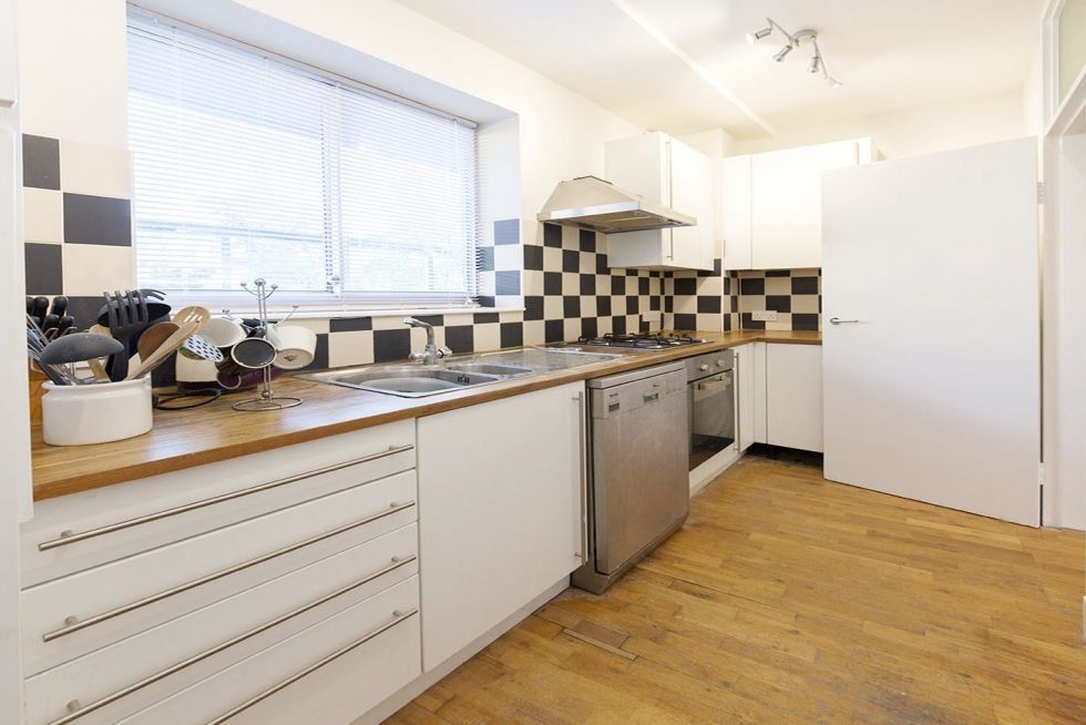 5 bed flat to rent in West End Lane, London NW6, £3,575 pcm