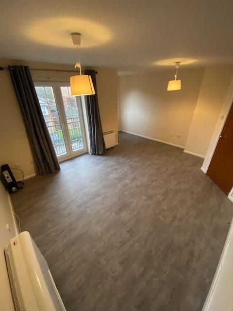 2 bed flat to rent in Harrison Way, Cardiff CF11, £675 pcm