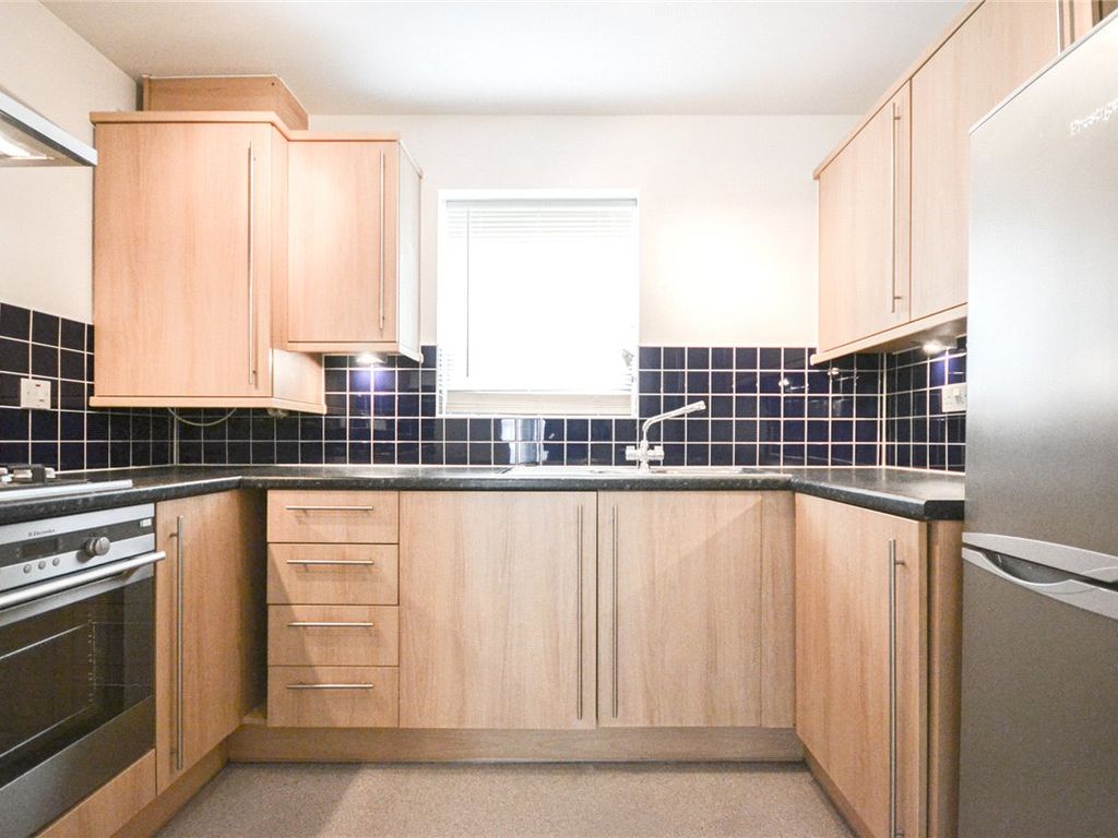 1 bed flat to rent in Gladeside, Cambridge CB4, £1,250 pcm