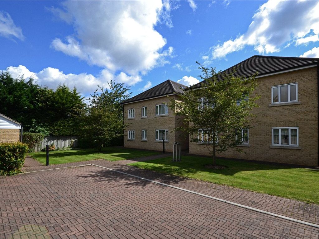 2 bed flat to rent in Brookwood House, 226A Histon Road, Cambridge CB4, £1,450 pcm