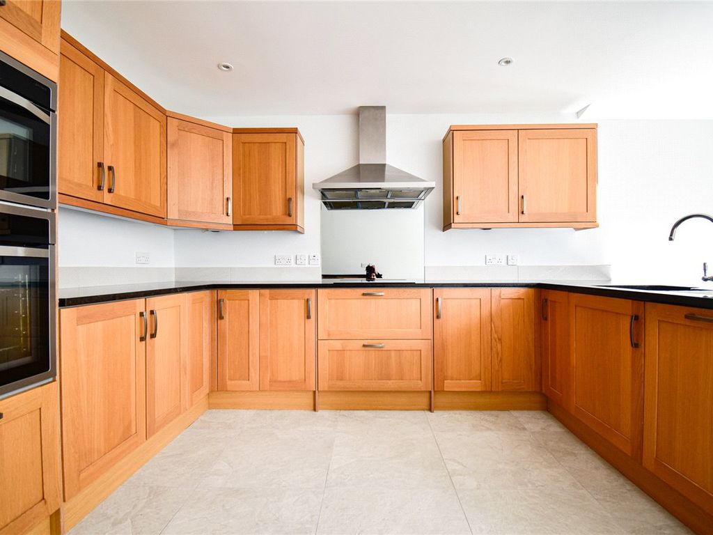 4 bed semi-detached house to rent in Cottenham Road, Histon, Cambridge CB24, £2,500 pcm
