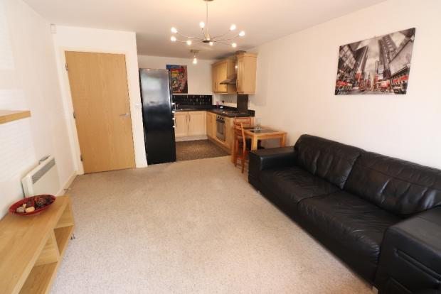 2 bed flat to rent in Ashfield Gardens, Warrington WA4, £800 pcm