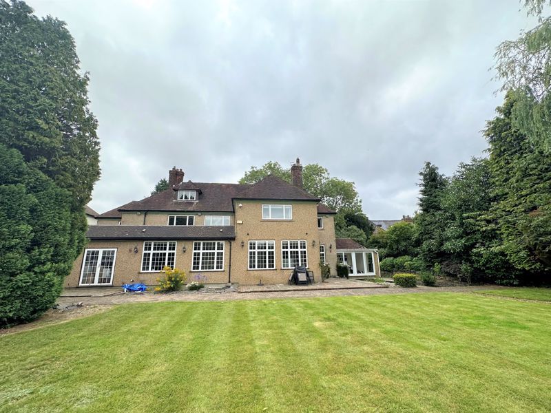 6 bed detached house to rent in Hadley Green West, Barnet EN5, £5,500 pcm