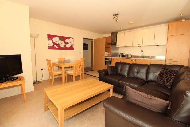 2 bed flat to rent in Ferry Court, Cardiff CF11, £1,250 pcm