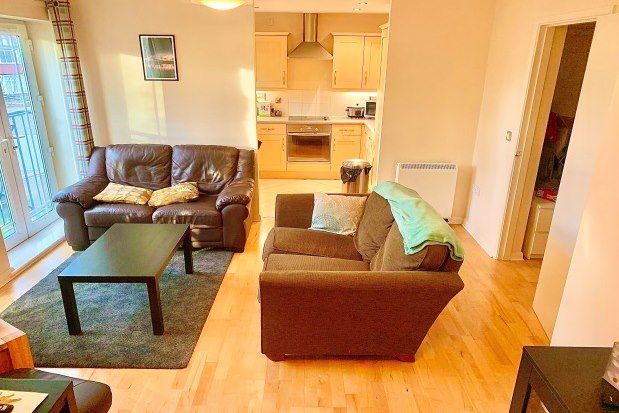 2 bed flat to rent in Cambridge Court, Nottingham NG2, £975 pcm