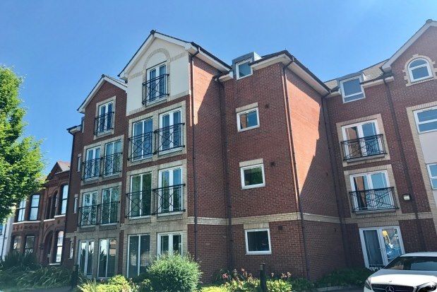 2 bed flat to rent in Cambridge Court, Nottingham NG2, £975 pcm