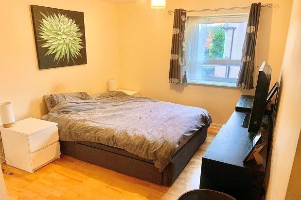 2 bed flat to rent in Cambridge Court, Nottingham NG2, £975 pcm