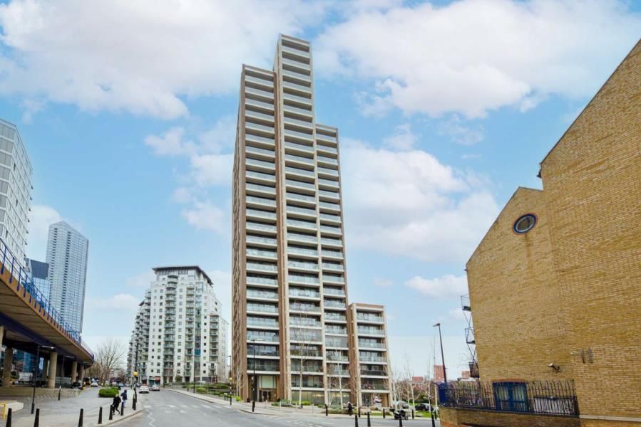 1 bed flat to rent in Heritage Tower, East Ferry Road, Canary Wharf E14, £2,375 pcm