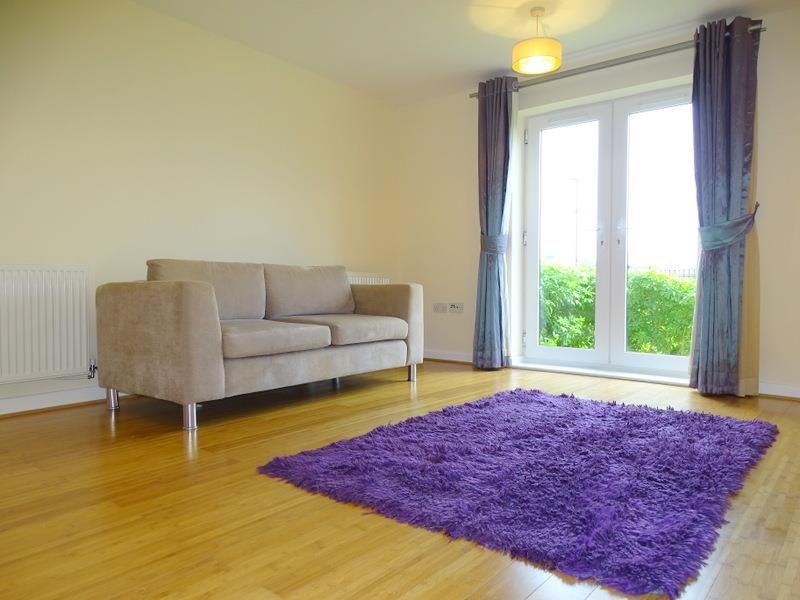 2 bed flat to rent in Academy Place, Isleworth TW7, £1,700 pcm