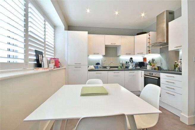 1 bed flat to rent in Blackburn Road, West Hampstead NW6, £1,928 pcm