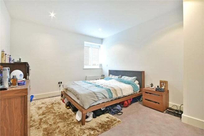 1 bed flat to rent in Blackburn Road, West Hampstead NW6, £1,928 pcm