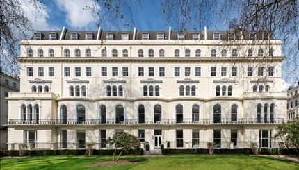 2 bed flat to rent in Kensington Gardens Square, London W2, £5,157 pcm