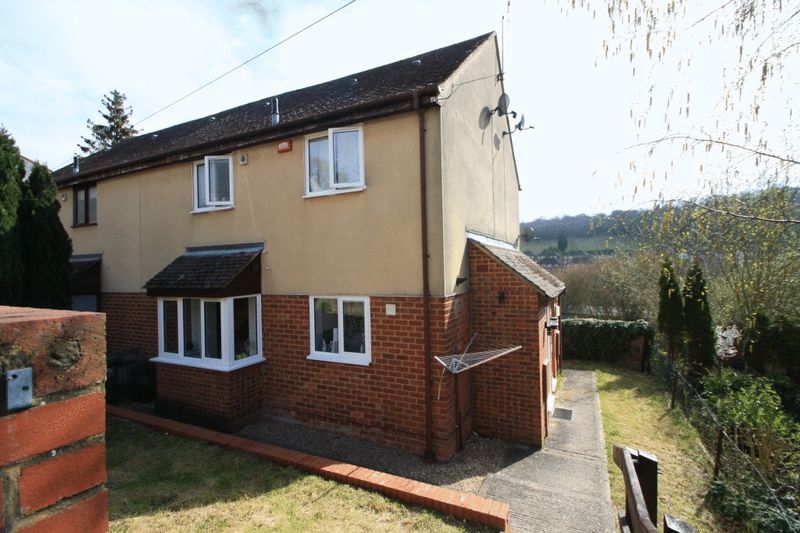 1 bed end terrace house to rent in Tilling Crescent, High Wycombe HP13, £995 pcm