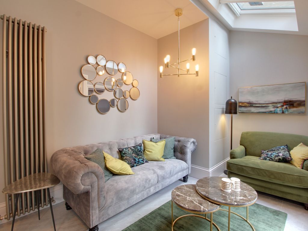 Studio to rent in Tooley Street, London Bridge, London SE1, £1,750 pcm