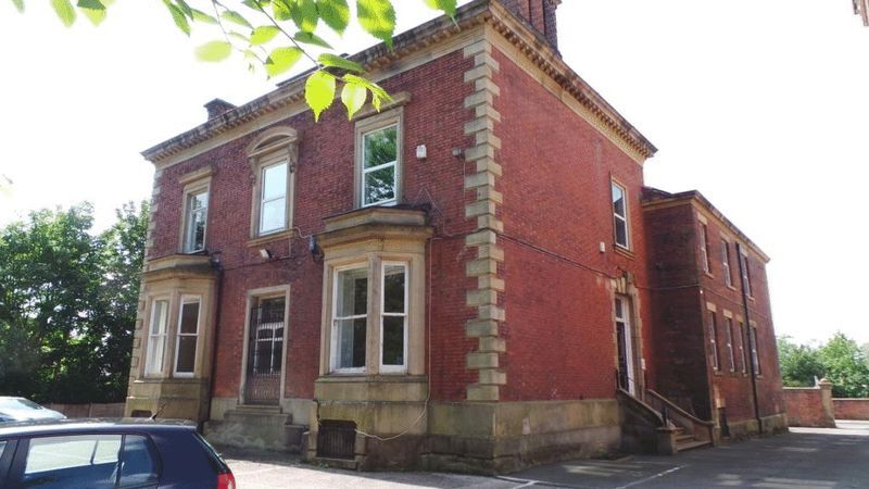 Office to let in East Cliff, Preston PR1, £5,400 pa