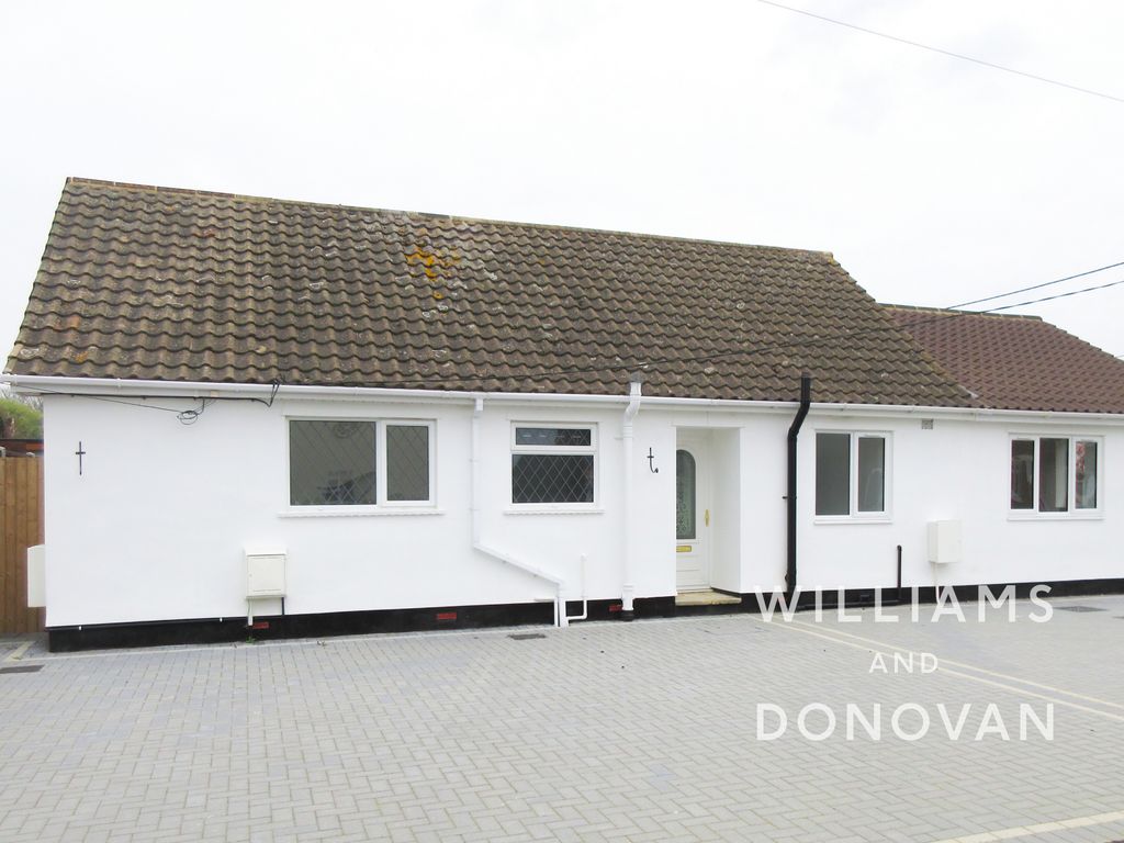 2 bed semi-detached bungalow to rent in Harewood Avenue, Rochford, Essex SS4, £1,500 pcm