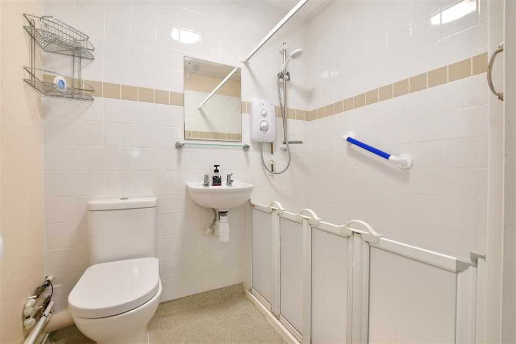 1 bed flat for sale in New Street, Newport, Isle Of Wight PO30, £95,000