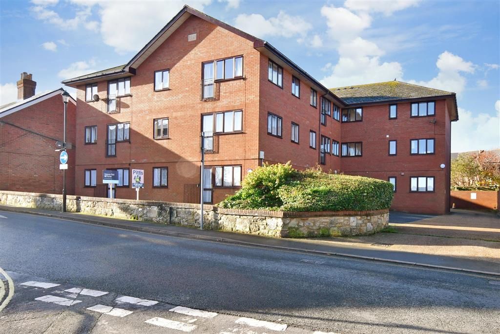 1 bed flat for sale in New Street, Newport, Isle Of Wight PO30, £95,000