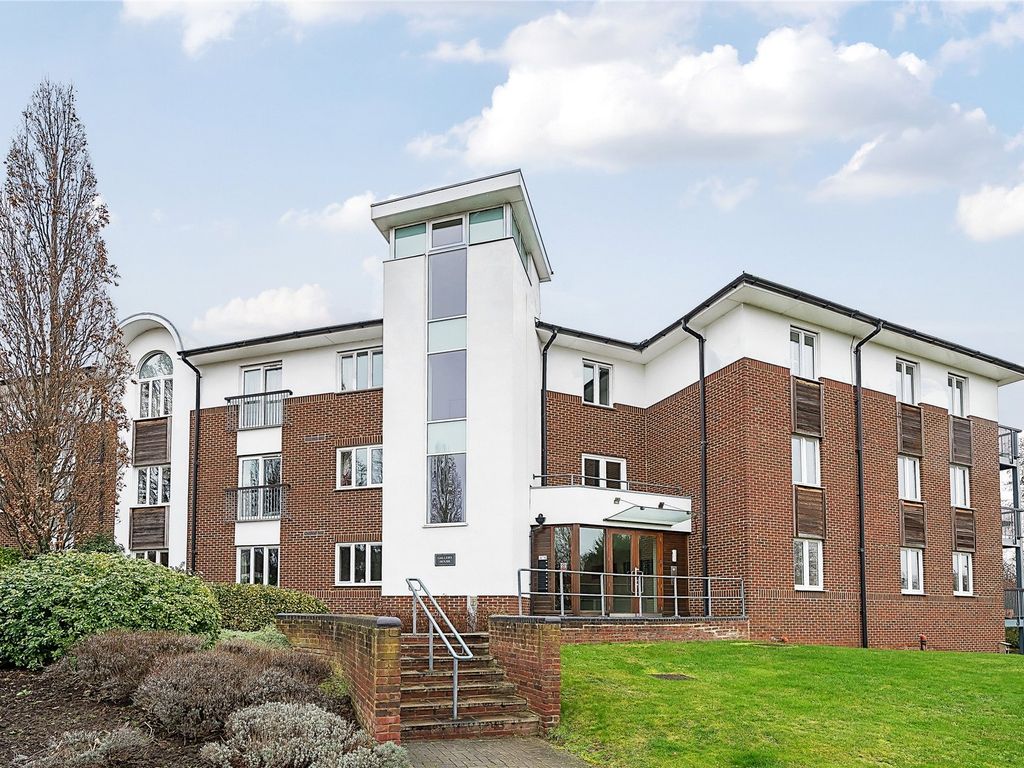 2 bed flat for sale in Gallery House, Copers Cope Road, Beckenham BR3, £550,000