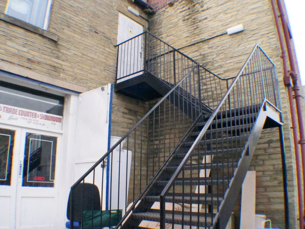 1 bed flat to rent in Lumb Lane, Manningham, Bradford BD8, £542 pcm