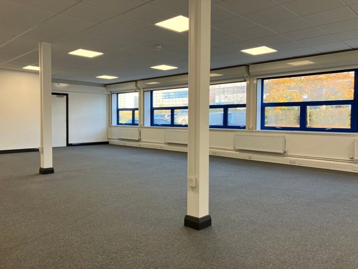 Light industrial to let in Unit 28 Tanners Drive, Blakelands, Milton Keynes, Buckinghamshire MK14, Non quoting