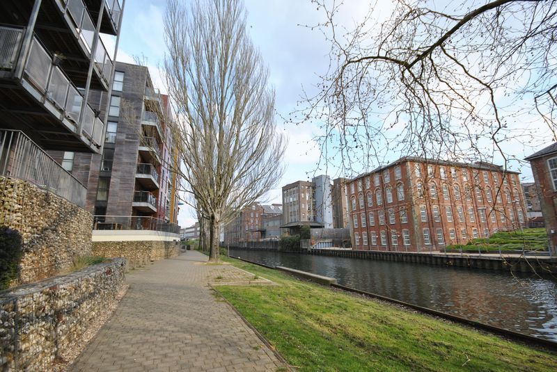 1 bed flat for sale in Allison Bank, Geoffrey Watling Way, Norwich NR1, £129,950