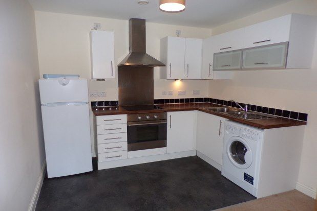 2 bed flat to rent in Vicarage Place, Derby DE22, £750 pcm