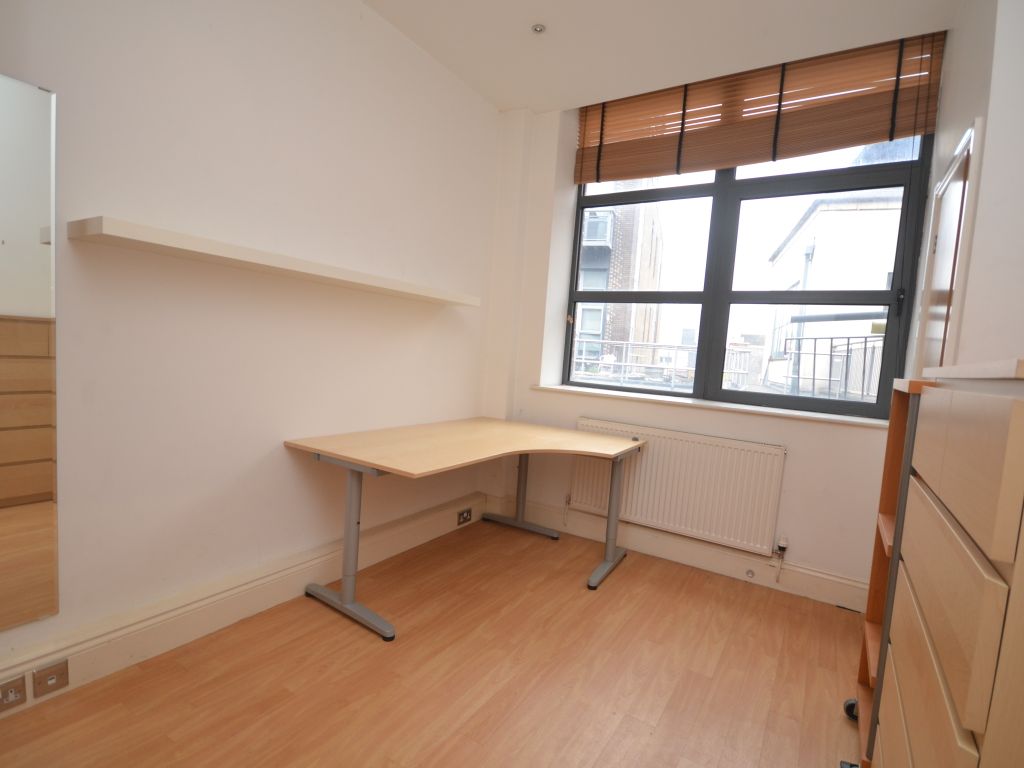 2 bed flat to rent in George Street, Nottingham NG1, £1,127 pcm