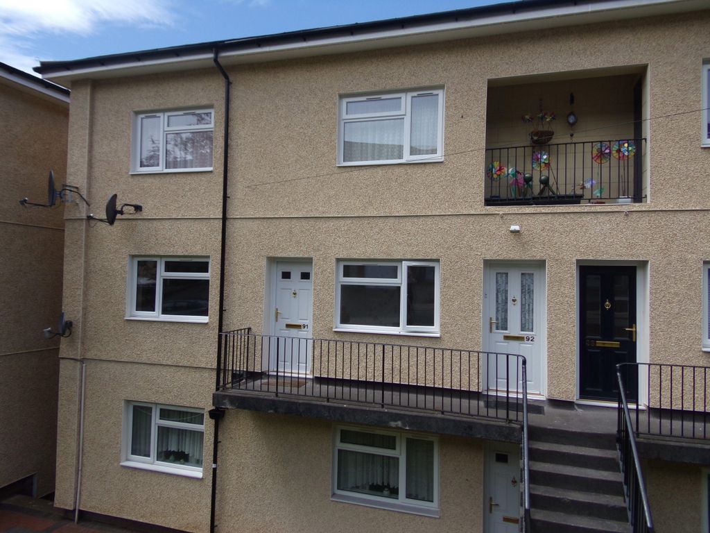 2 bed property to rent in Lynmouth Crescent, Rumney, Cardiff CF3, £950 pcm